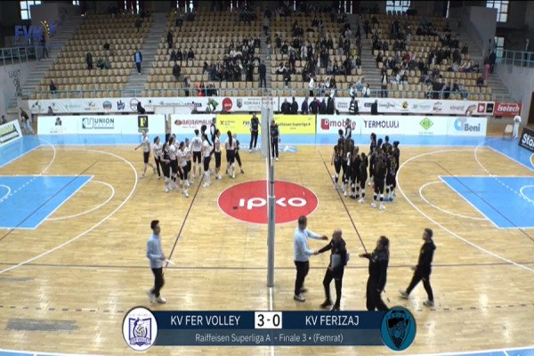 Fer Volley fiton derbin dhe i afrohet titullit të kampionit