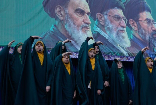 “Do të mbrojë aftësitë bërthamore”, Khamenei: Vendi i SHBA-së në Gjirin Persik është në fund të ujërave të tij