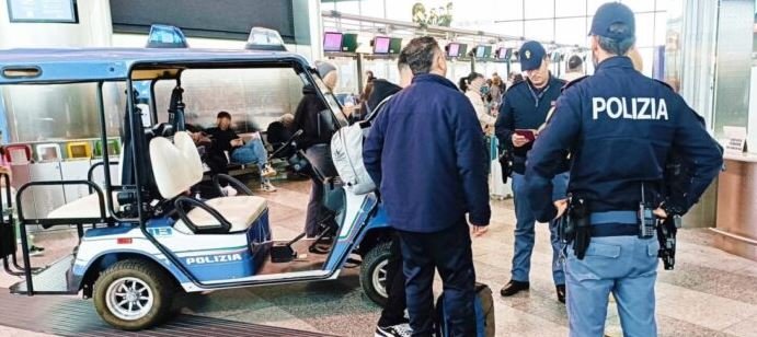 Në kërkim për vrasje në tentativë, shqiptari arrestohet në aeroportin italian