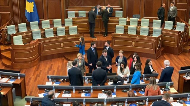 “Mungesa e institucioneve po e dëmton Kosovën, rrezikohen njohjet dhe zhvillimi ekonomik”