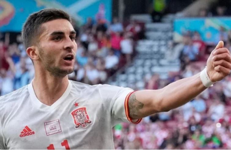Arsenali dhe Tottenhami futen në garë për Ferran Torresin