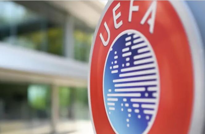 UEFA “zbret me këmbë në tokë” FIFA-n