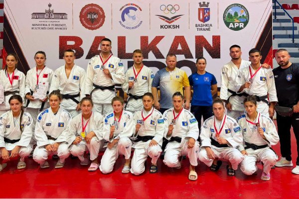 ​Xhudoja nga Kosova shkëlqen në Tiranë, nëntë medalje dhe ekipi më i mirë nga 10 shtete