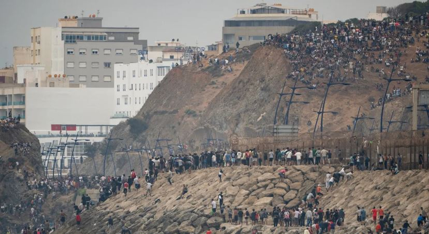 Qetësohet kriza në Ceuta/ Shumica e emigrantëve kthehen nga enklava