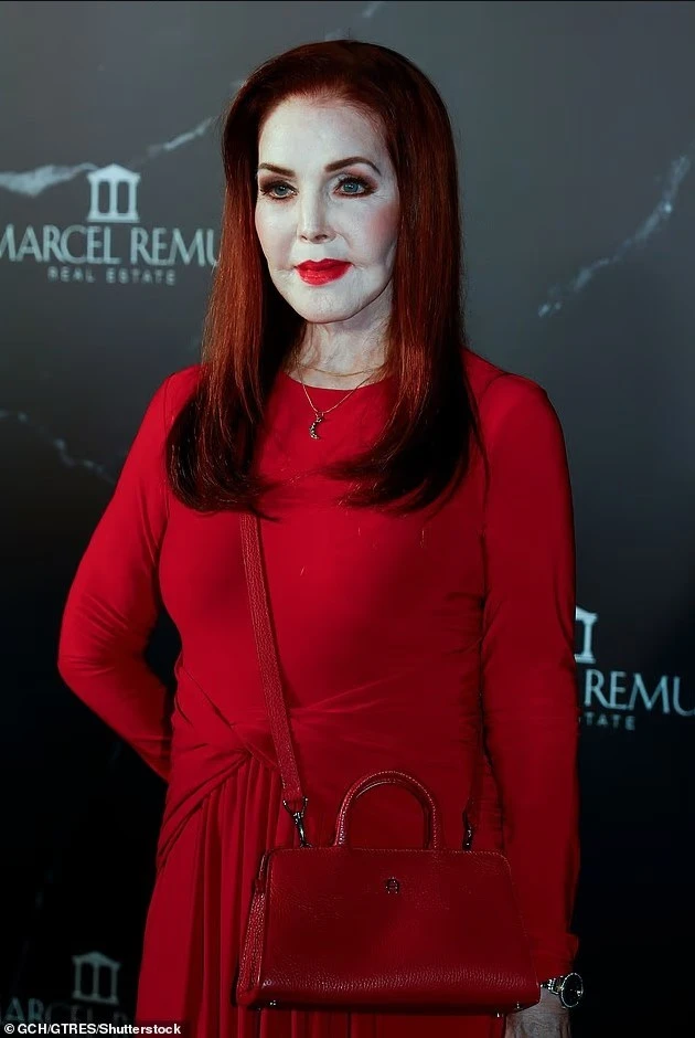Priscilla Presley mahnit në paraqitjen e rrallë publike