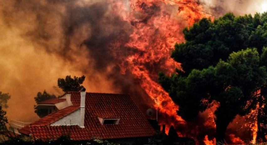 Greqi, ishujt në flakë/ Zjarret në Kretë, Paros dhe Lesbos. Digjen