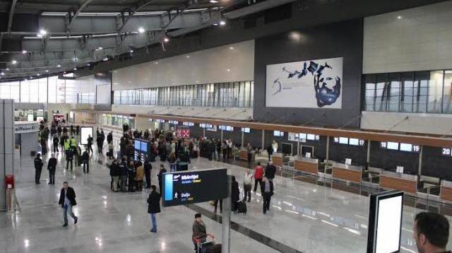 Ndalohet shtetasja gjermane në Aeroportin e Prishtinës, ishte në kërkim për shpërdorim pasurie