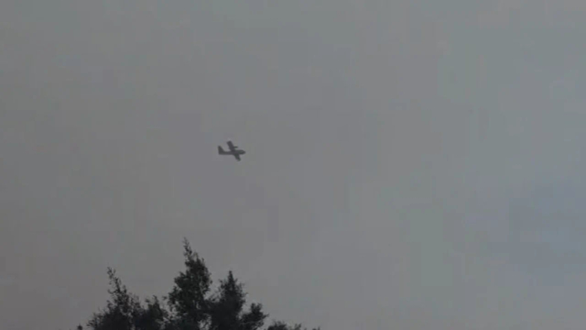 Zjarri në Greqi/ Përplasen dy avionë që hidhnin ujë drejt flakëve,