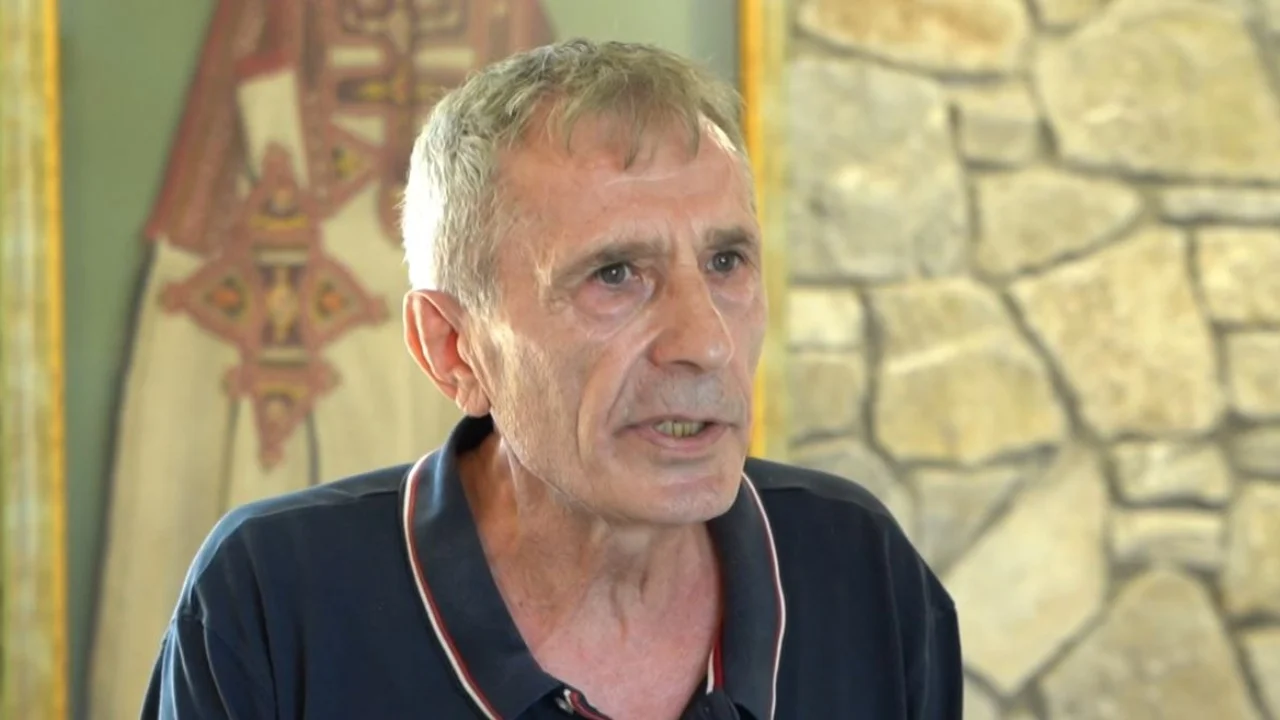 Ish-i burgosuri Bajraktari rrëfen vitet me kardinalin Ernest Simoni: Shpëtoi jetë njerëzish