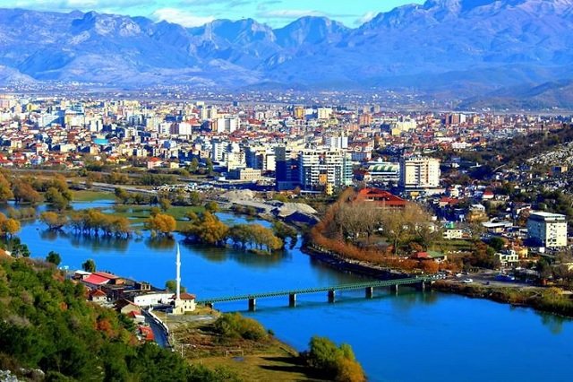 Tradhtia kundër atdheut vazhdon të shkruhet me emra konkretë!