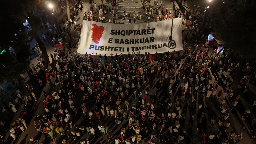 Protesta kundër qeverisë në ditën e 64-t, qytetarët vijojnë qëndresën!
