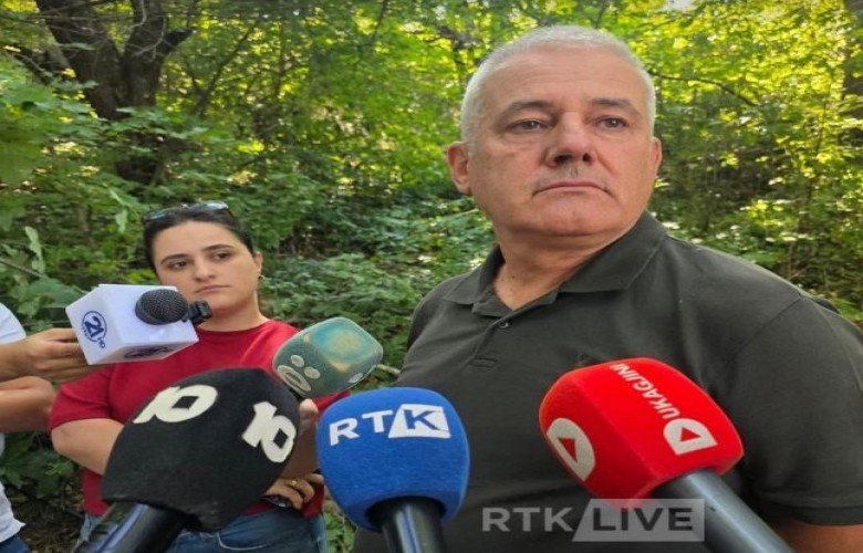 Sveçla jep detajet: Në varrezën masive në Jabukë janë gjetur të paktën katër trupa