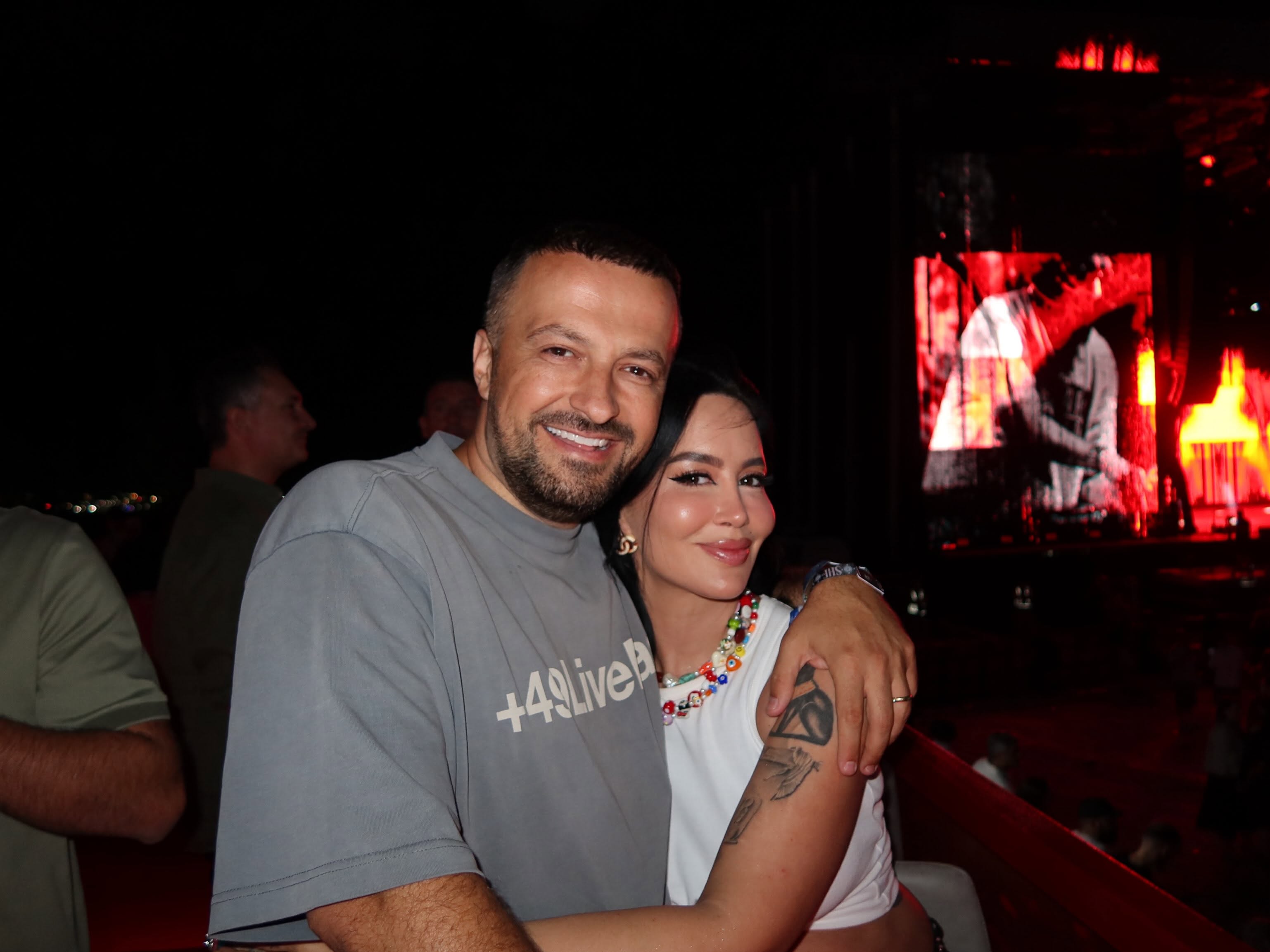 Dafina Zeqiri publikon pamje nga festivali “Sunny Hill”