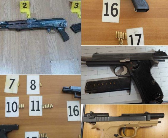 Të shtënat në gazmende familjare: Policia e Prizrenit konfiskon AK-47 dhe 6 pistoleta