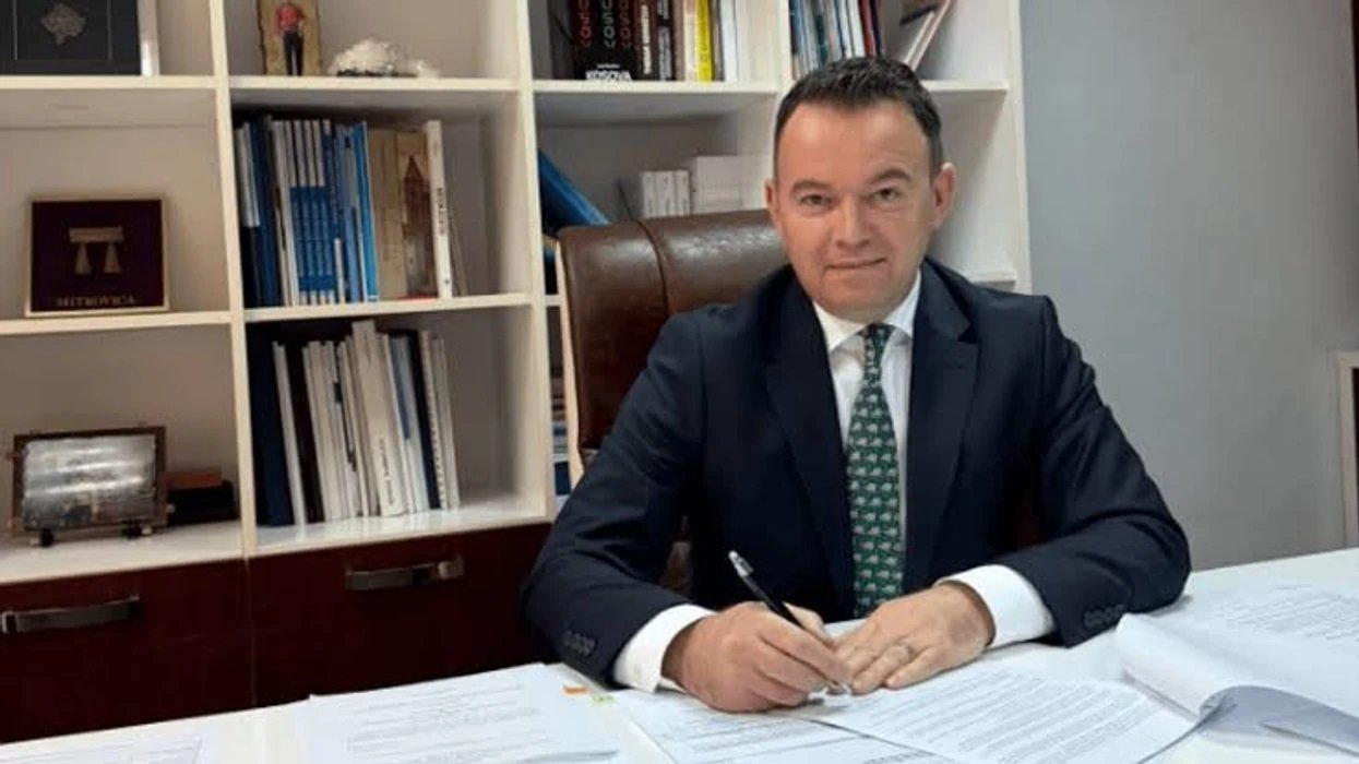 Pas 27 vitesh, nis asfaltimi i 11.5 kilometrave rrugë drejt Kështjellës së Gjytetit