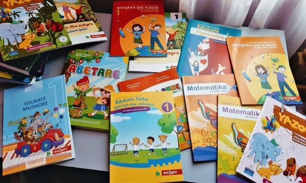 Mbi 123 mijë prindër kanë aplikuar për subvencionimin e teksteve shkollore
