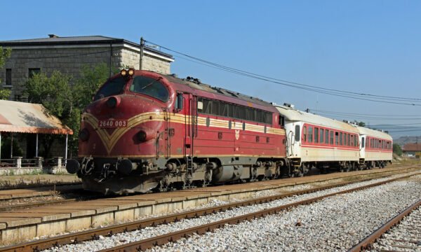 Rikthehet qarkullimi i trenit që u ndërpre përkohësisht 
