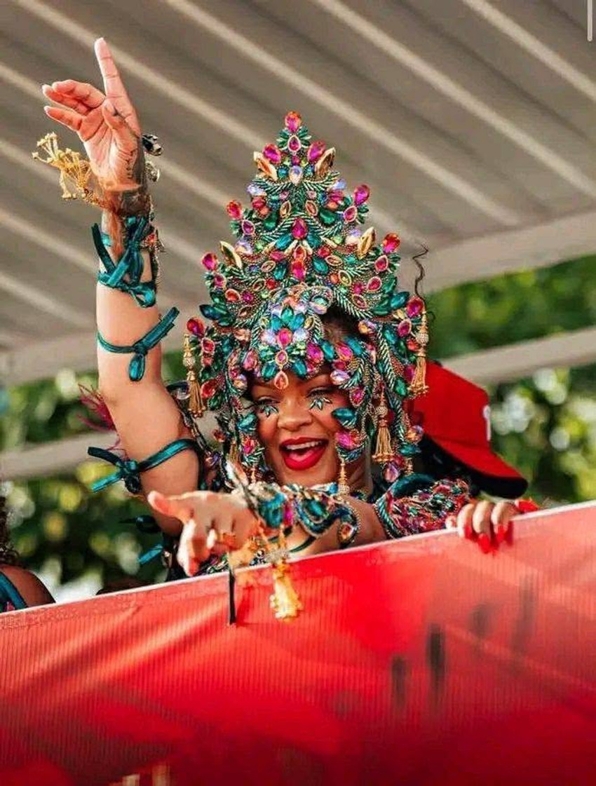 Rihanna shkëlqen në festivalin më të madh të Barbadosit 2 Image