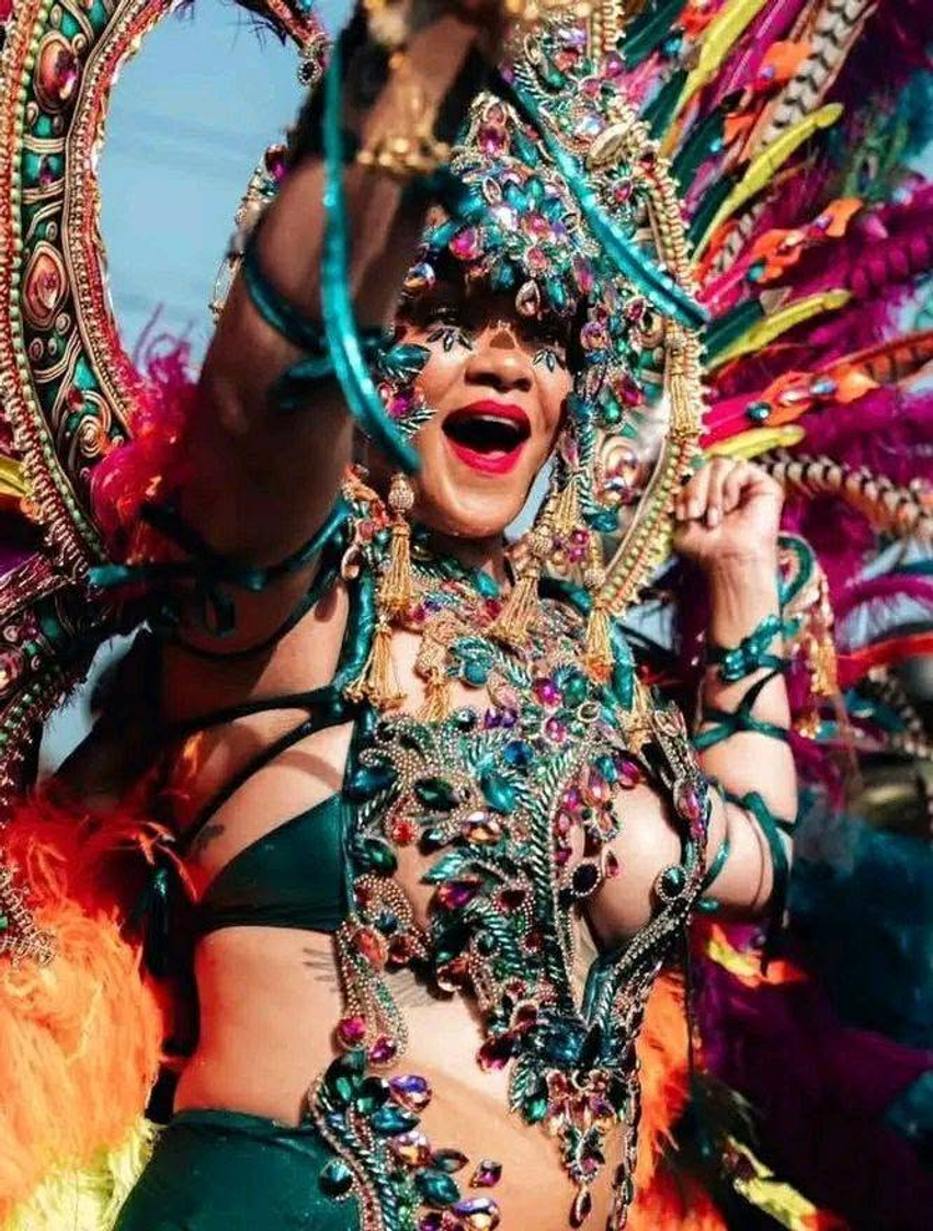 Rihanna shkëlqen në festivalin më të madh të Barbadosit