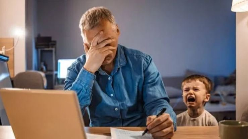 Fëmija shpërthen në të qara  Psikologët zbulojnë çfarë fshihet pas reagimit emocional