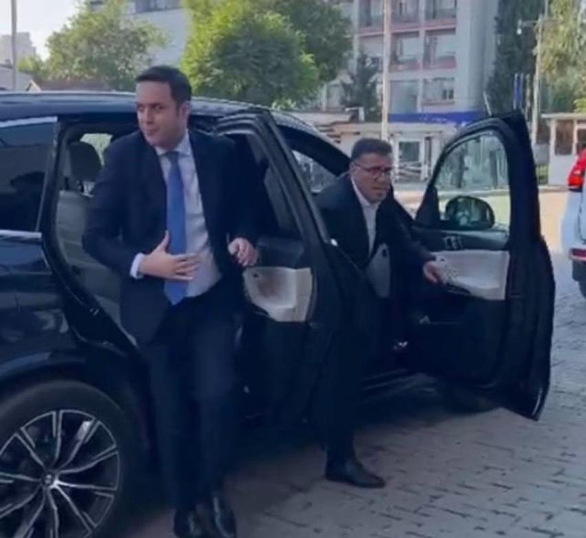 Abdixhiku  Osmani dhe Hazirin i shkojnë në takim Kurtit