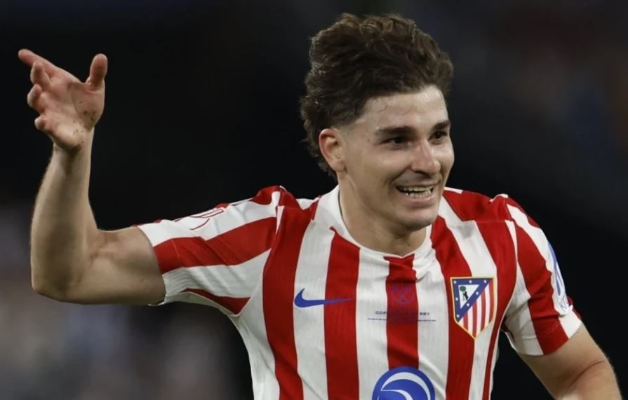 Barcelona përgatit ofertën përfundimtare për Julian Alvarez