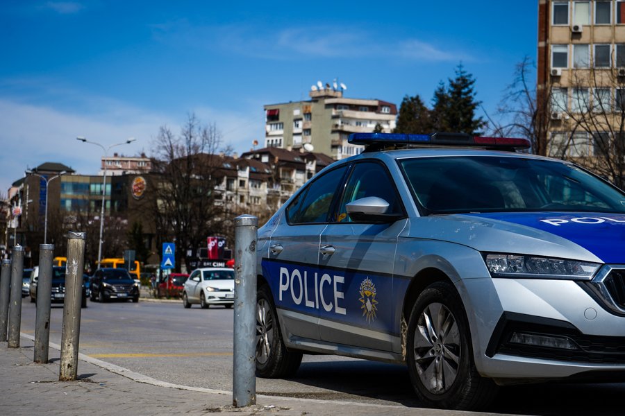 Tre persona arrestohen në Drenas pas një përleshjeje në komunikacion