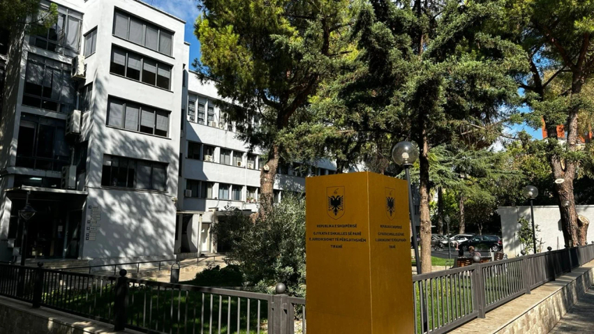 I kërkuar në Zvicër për vrasje të mbetur në tentativë, Gjykata e
