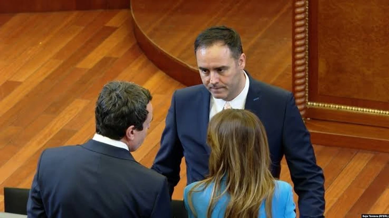 Kurti e konfirmon: Haxhiu mbetet ushtruese e detyrës së presidentes