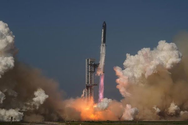 Një raketë e SpaceX u përplas me Hënën, ashtu siç ishte parashikuar nga shkencëtarët