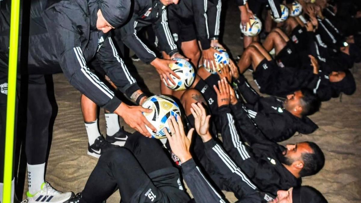 Akull, rërë dhe zgjim në orën 3 të natës! Stërvitja më masakruese në botë