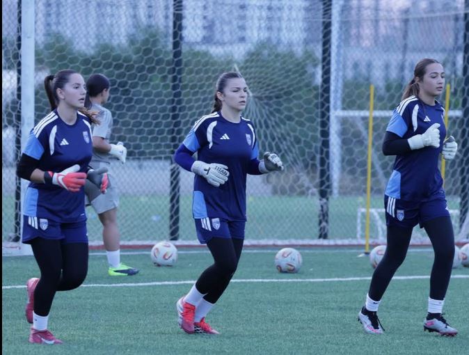 Kombëtarja U17 ka nisur sot grumbullimin treditor