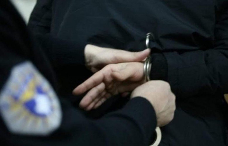 Arrestohet një i dyshuar për grabitjen e një banese në Pejë
