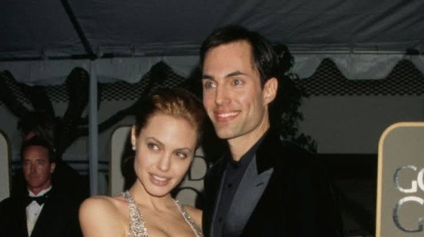 ​Vëllai i Angelina Jolie-t deklaron publikisht se është homoseksual pas ndarjes nga bashkëshortja