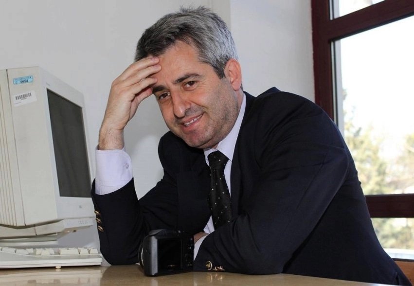 Pse sot Demokracia nuk realizohet ne mënyrë të plotë dhe reale?