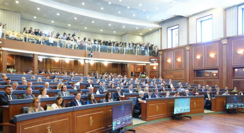 cka-kane-sot-murati-nxjerr-ne-pah-kunderthenien-e-opozites-per-afatet-kushtetuese