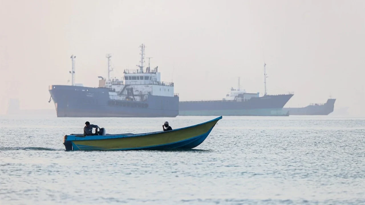 Përparime në bisedimet mes Omanit dhe Iranit, SHBA pret së shpejti një marrëveshje për lundrimin në Hormuz