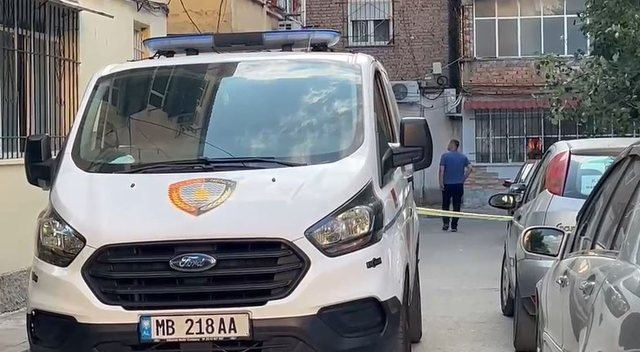 Tre shtetas të shoqëruar, autori ende në arrati/ Policia reagon për vrasjen në Korçë
