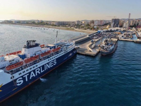 Fluks turistik në Vlorë, 8 mijë pasagjerë dhe 2400 automjete në javën e parë të gushtit