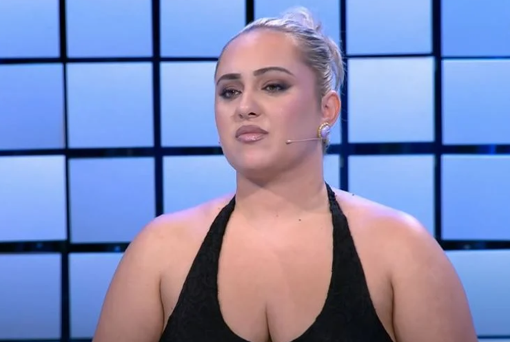 Ish konkurrentja e “Për’Puthen” bëhet nënë për herë të parë, emocionon me dedikimin