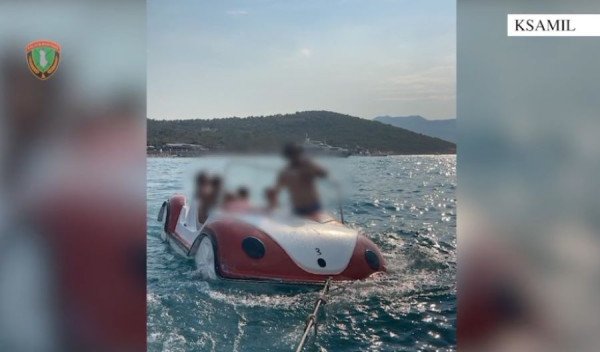 ​Në Ksamil rrezikuan të mbyteshin në det, Policia detare shpëton pesë turistë
