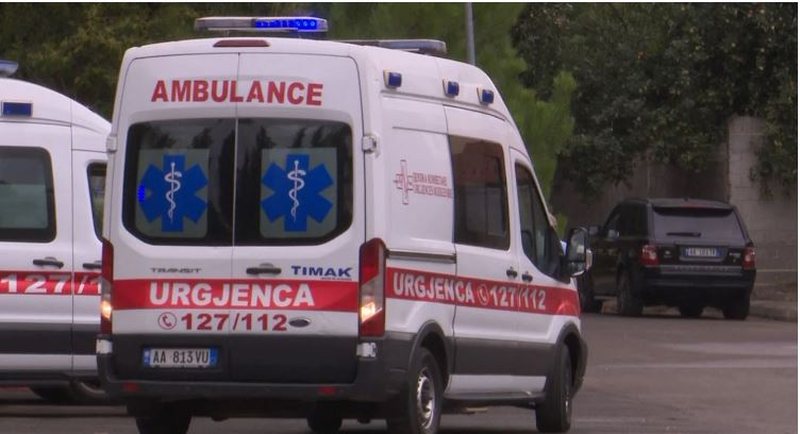 Tragjedi në Ksamil/ Babai godet aksidentalisht me makinë vajzën 4-vjeçare, fëmija ndërron jetë