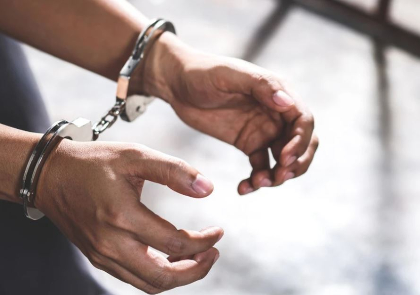 Privohen nga liria 4 persona në Shkup  policia ju gjeti kokainë dhe mariuhanë