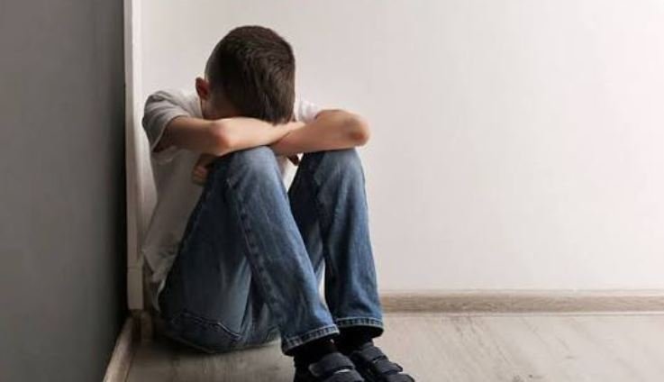15-vjeçari shqiptar akuzon adoleshentin: Më abuzoi seksualisht! Më kërcënoi me video…