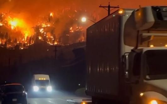 Zjarri masiv në Kanadanë Perëndimore/ Evakuohen mbi 20 mijë persona