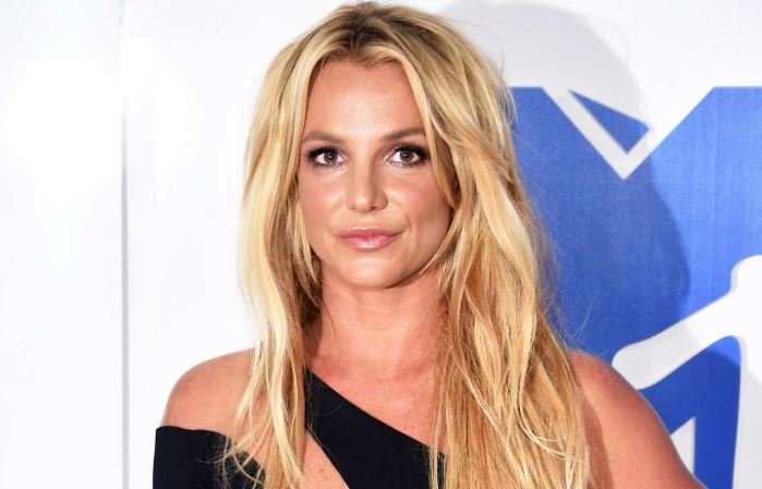 Britney Spears rrëfehet: Kam qarë për dy muaj