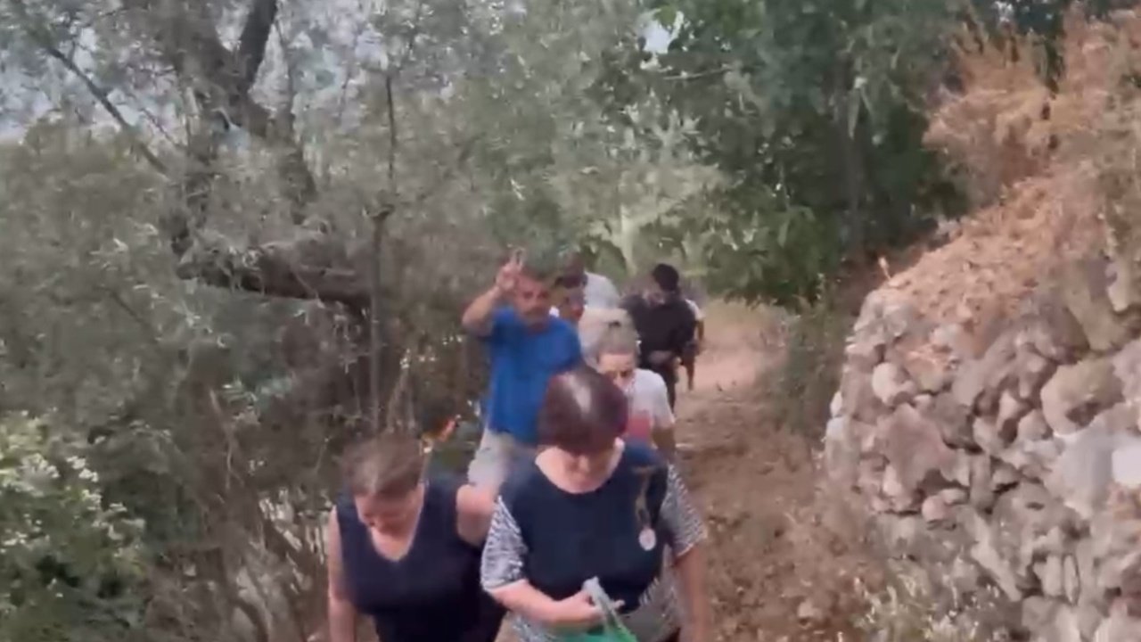 Zjarri në Malin e Krujës/ Banorët kthehen në shtëpi, Aulon Kalaja ndan videon: Ishin në akth pasi kanë kaluar natën jashtë