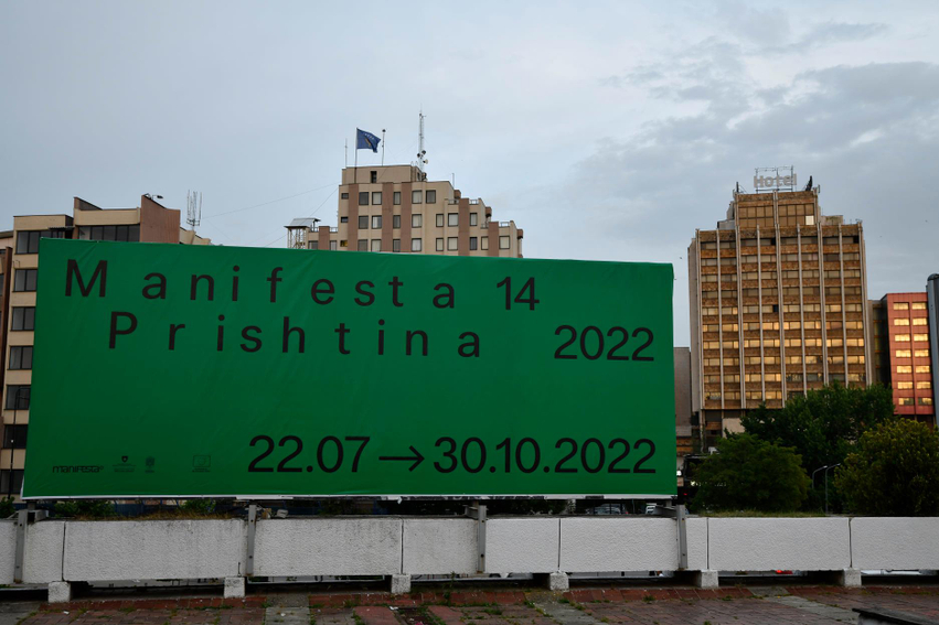 Manifesta 14 në Prishtinë  spektakli kulturor  seleksionimi simbolik dhe kufijtë e trashëgimisë institucionale