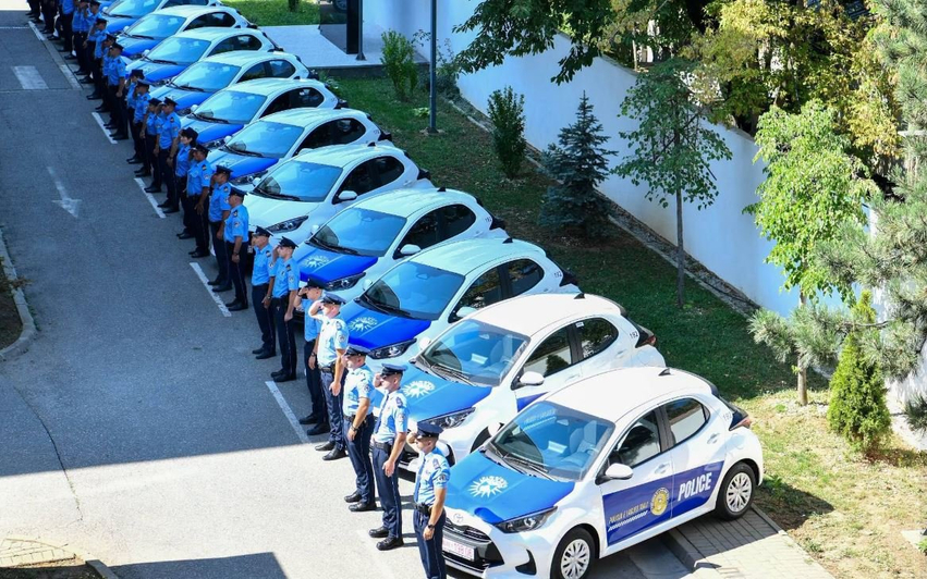 Policia e Kosovës pajisë policët e lagjes me 14 automjete të reja hibride