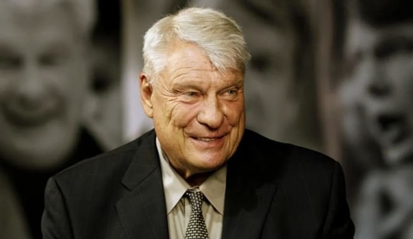 Vdes në moshën 86 vjeçare trajneri legjendar i NBA